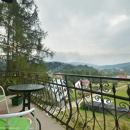 Raj Z Widokiem Na Panorame Gorska