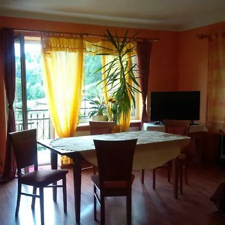 Raj Z Widokiem Na Panorame Gorska *